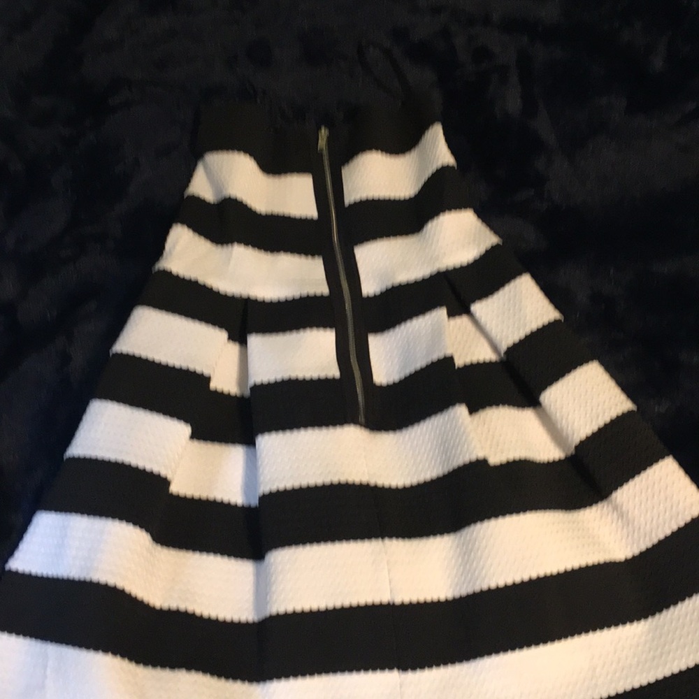 Doe & Rae Party Dress - Picture 3 of 3